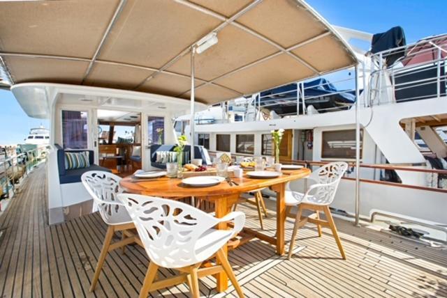 Charming Boat In Barcelona - Perfect Getaway Sant Adria de Besos