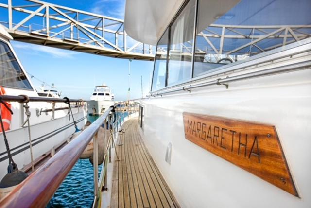 Botel Classic Yacht With Huge Deck&amazing Views Sant Adria de Besos