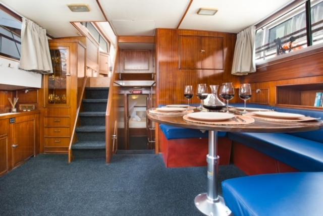Classic Yacht With Huge Deck&amazing Views Botel *