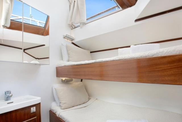 Classic Yacht With Huge Deck&amazing Views Botel Sant Adria de Besos